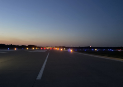 某機(jī)場(chǎng)助航燈