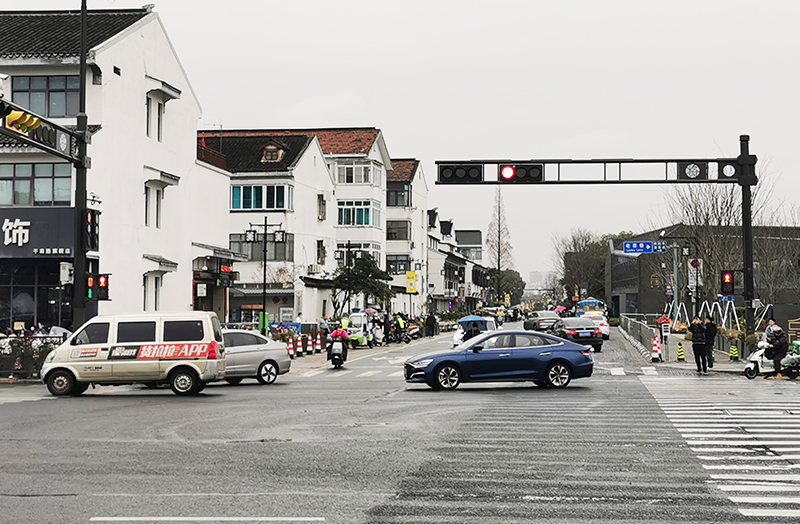 多功能燈桿,“亮相”街頭,集照明,監(jiān)控,充電,多功能于一體