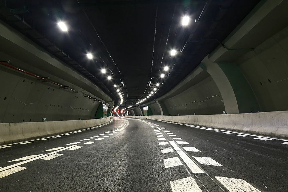 點(diǎn)亮,上海,東西大通道,全國(guó)至少,2500條隧道,跟閔行,這家企業(yè),相關(guān)