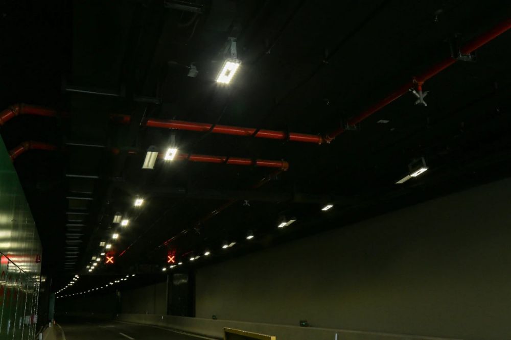 點(diǎn)亮,上海,東西大通道,全國(guó)至少,2500條隧道,跟閔行,這家企業(yè),相關(guān)