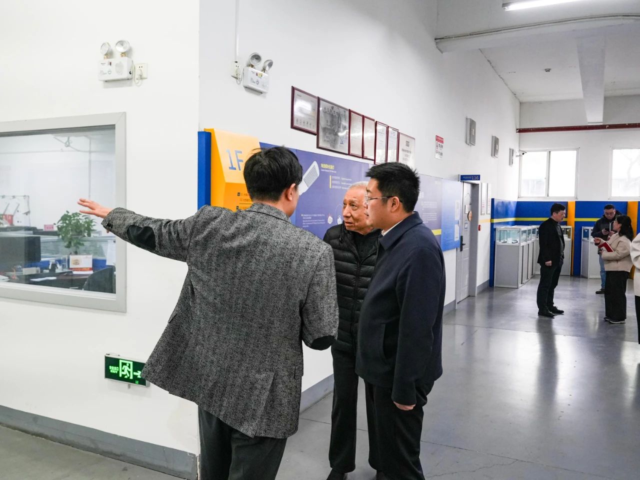 浦江縣,縣長(zhǎng),劉熙,一行赴滬,調(diào)研三思,以中國(guó)之光,點(diǎn)亮全球