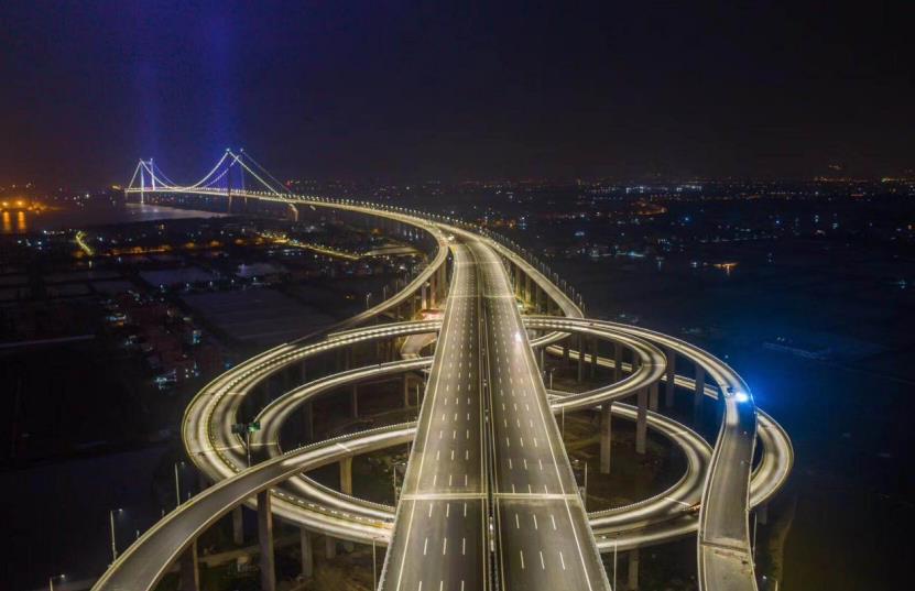 智慧路燈,道路照明,LED路燈,助力城市,多維場景升級